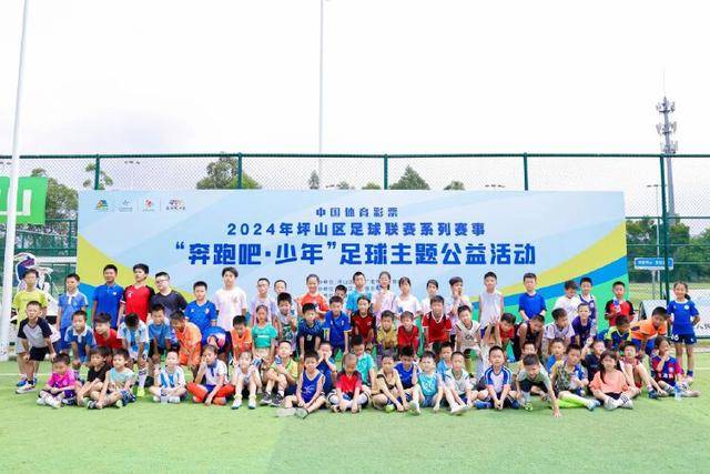 百件中国白瓷亮相杨浦，爆红“玉漱公主”同台展出